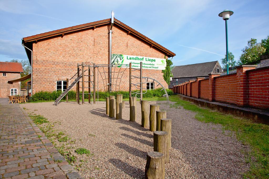 Landhof Liepe Hotel Liepe  Exterior photo